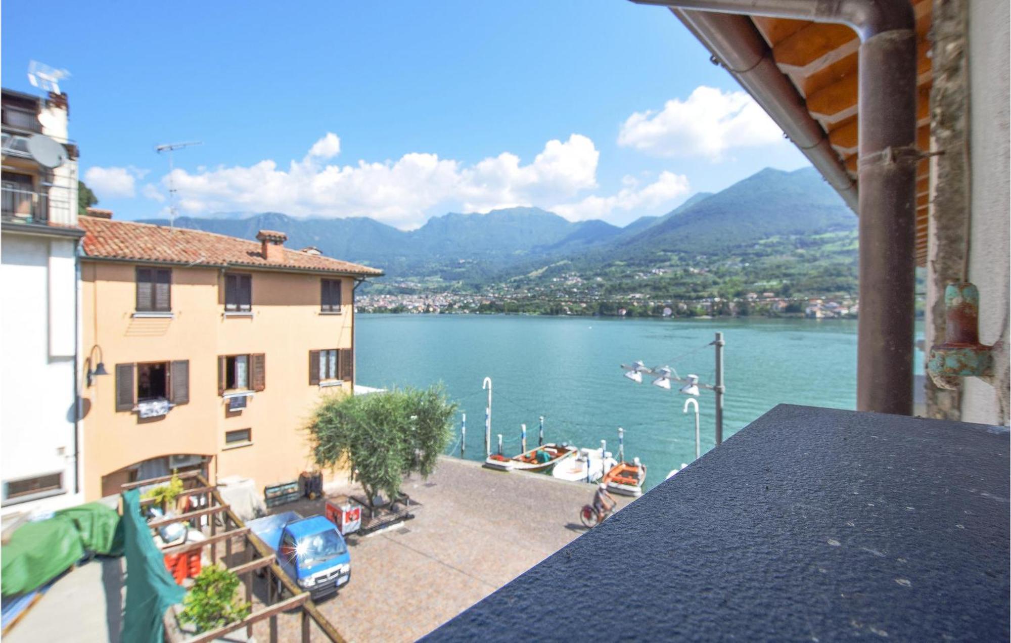 Stunning Apartment In Monte Isola With Kitchen Exterior foto